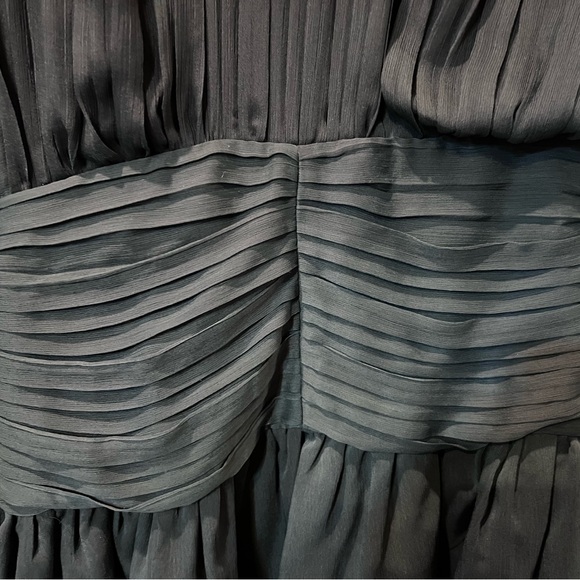 Express Green Dress with Pleats - Picture 5 of 14